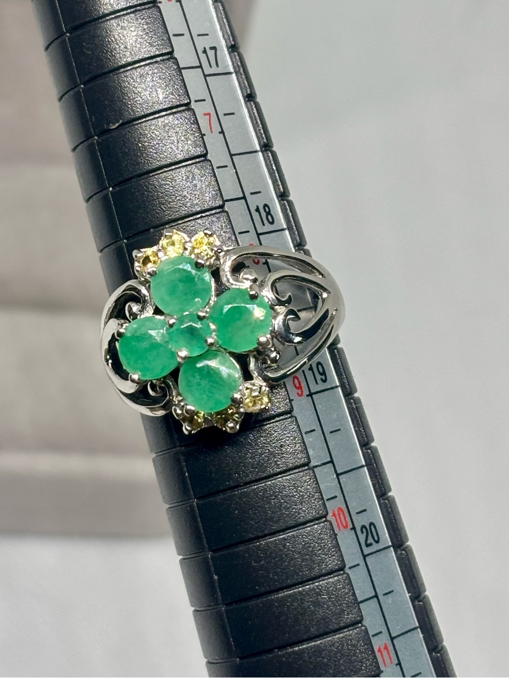 925 Sterling Silver Emerald & Sapphire Floral Cluster Ring, size 8.5